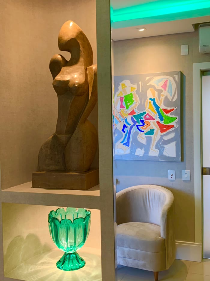 Decoração e obras de arte da clínica do Dr. Henrique Reis